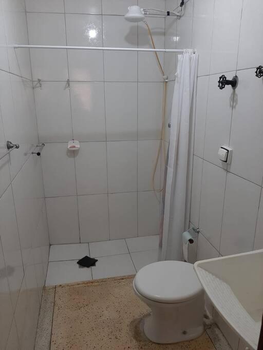 Kitnet Pé Na Areia, Em Frente A Praia. *