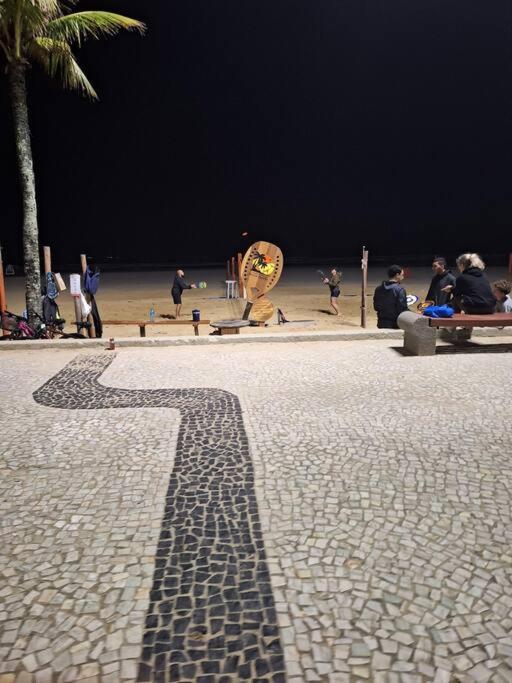 Kitnet Pé Na Areia, Em Frente A Praia. *