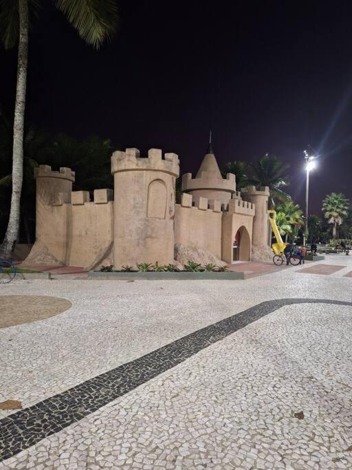 Kitnet Pé Na Areia, Em Frente A Praia. * Praia Grande (Santos)